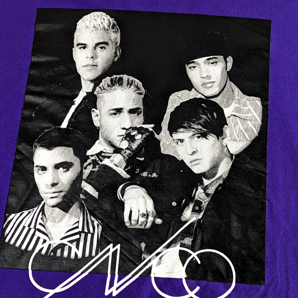 CNCO World Tour Concert Tee (Repro) Large.